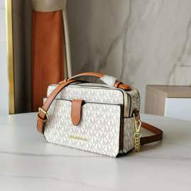 Picture of Michael Kors Wallets _SKUfw242015569fw